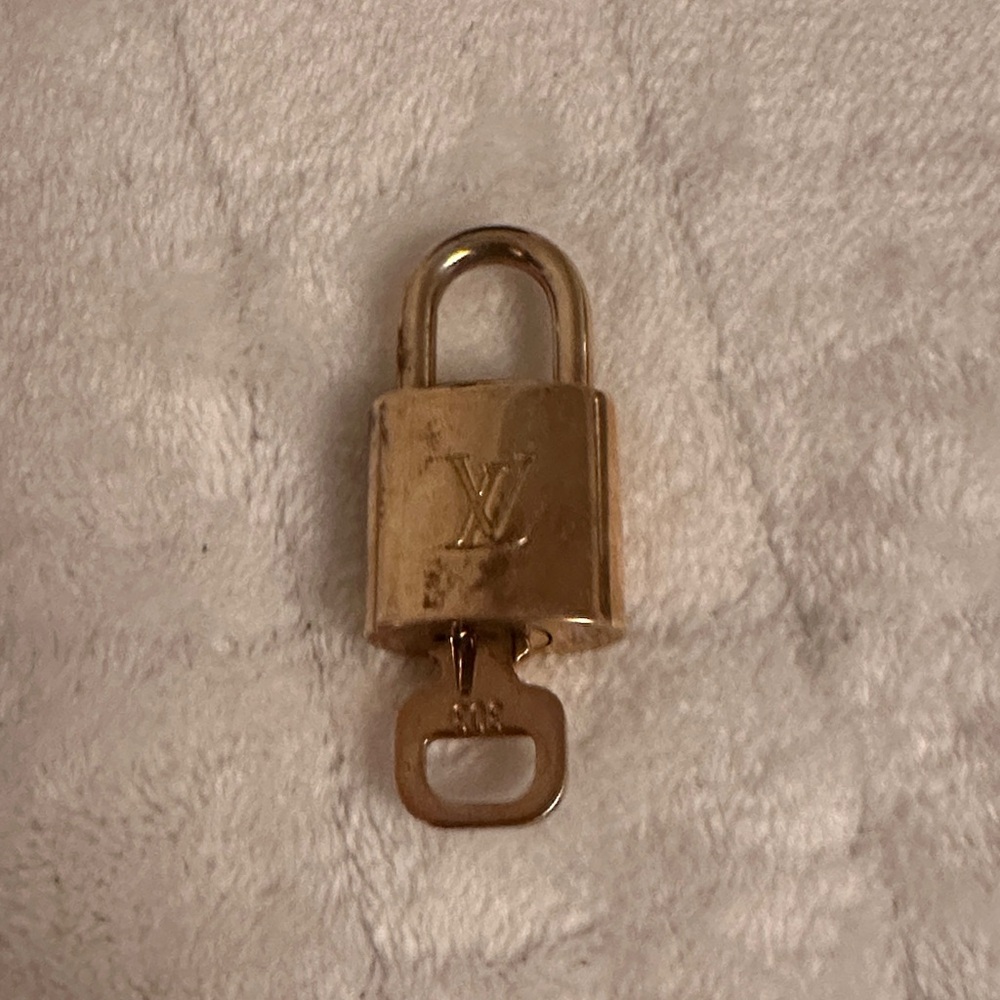 Louis Vuitton Lock and Key-303